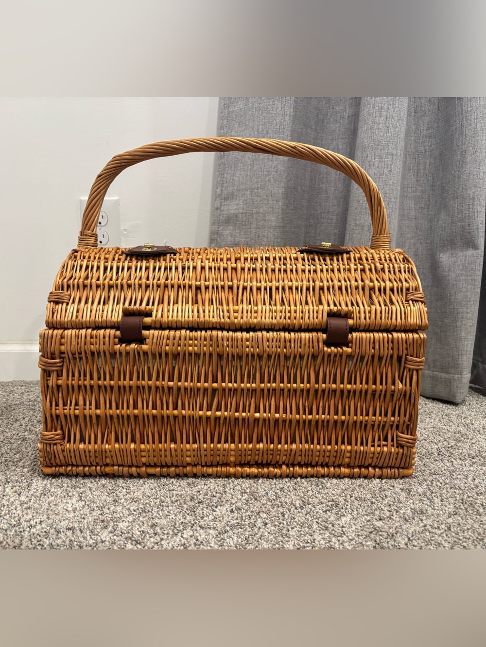Picnic at Ascot Yorkshire Willow Picnic Basket w/Service for 2 London Plaid